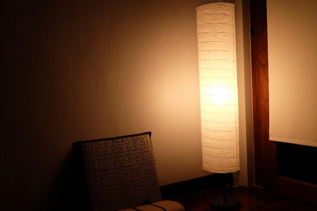Tiny Hostel Банкок Екстериор снимка